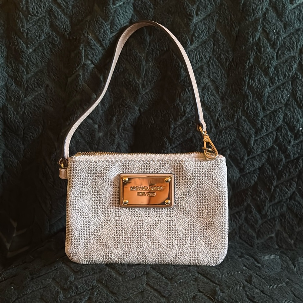 Michael Kors wallet zip wristlet